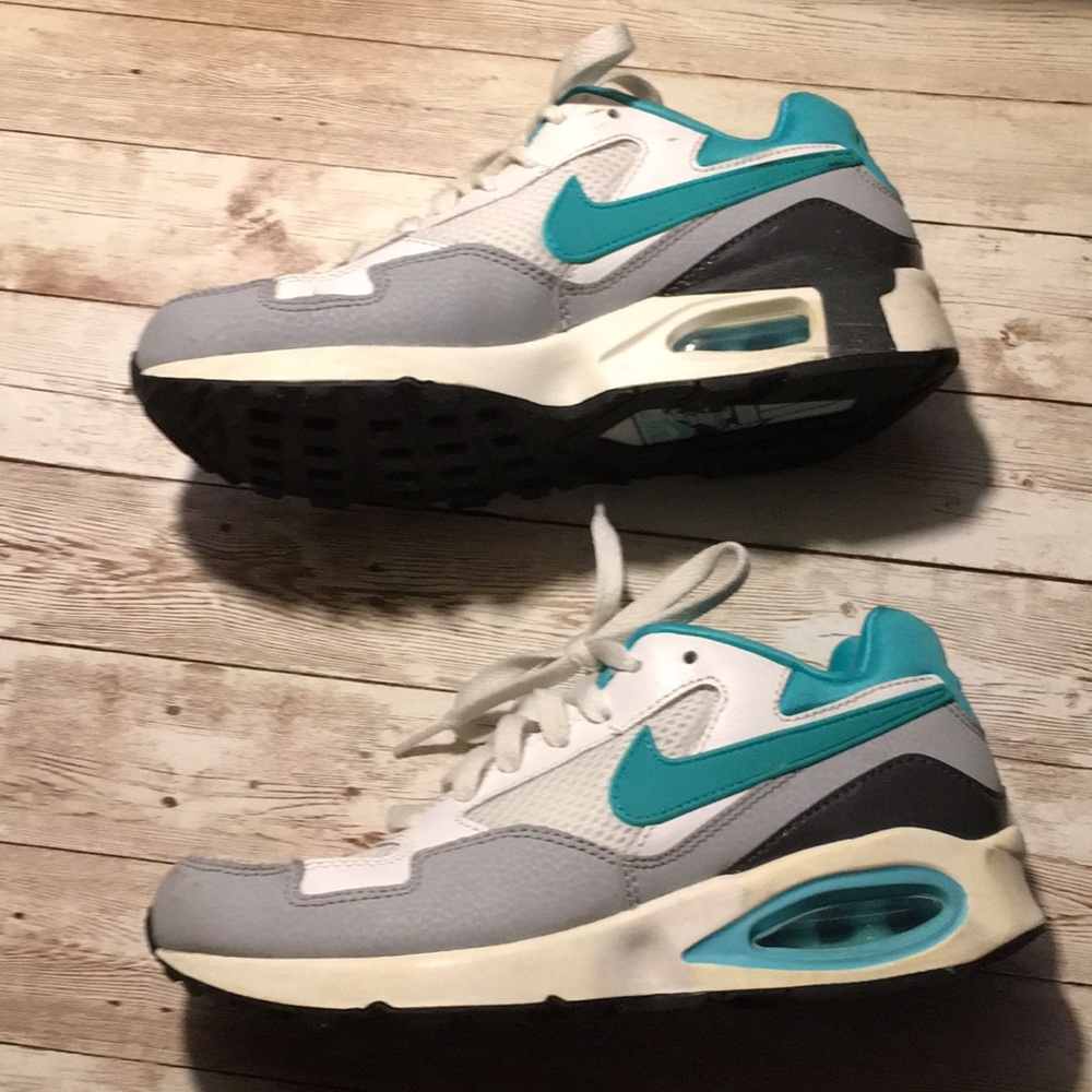 Nike air max st women’s sneakers size 6
